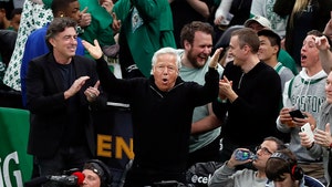 0415-robert-kraft-ap-01