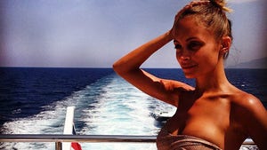 0523_celeb_boat_launch