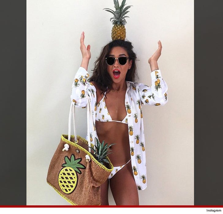 Sexy Shots of Shay Mitchell For WCW -- No Lie :: 0325-shay-pll-41