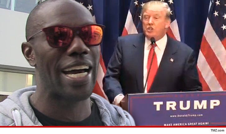 Terrell Owens -- ENDORSING TRUMP 'You're Hired ' :: 0616-terrell-owens-donald-trump-tmz-7