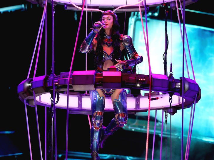 0425-Katy-Perry-performs-onstage-during-the-Katy-Perry-The-Lifetimes-Tour-2025-at-CDMX-Arena-In-Mexico-City-
