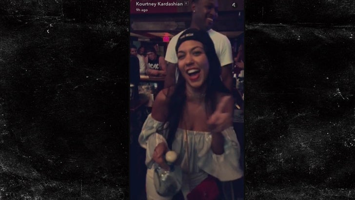 071416_kourtney_kardashian