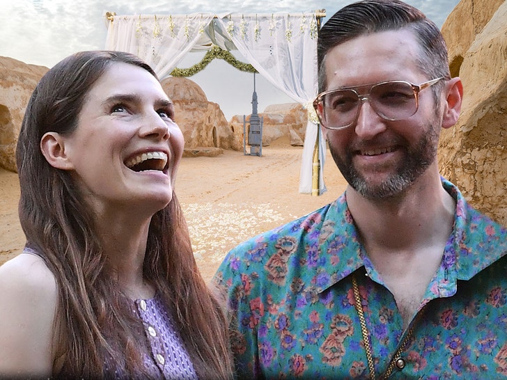 0228-amanda-knox-chris-robinson-tmz-getty-comp