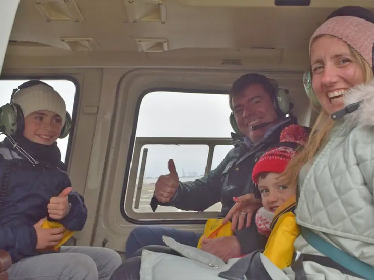 family killed in hudson river after helicopter crashes New York Helicopter Tours LLC 2